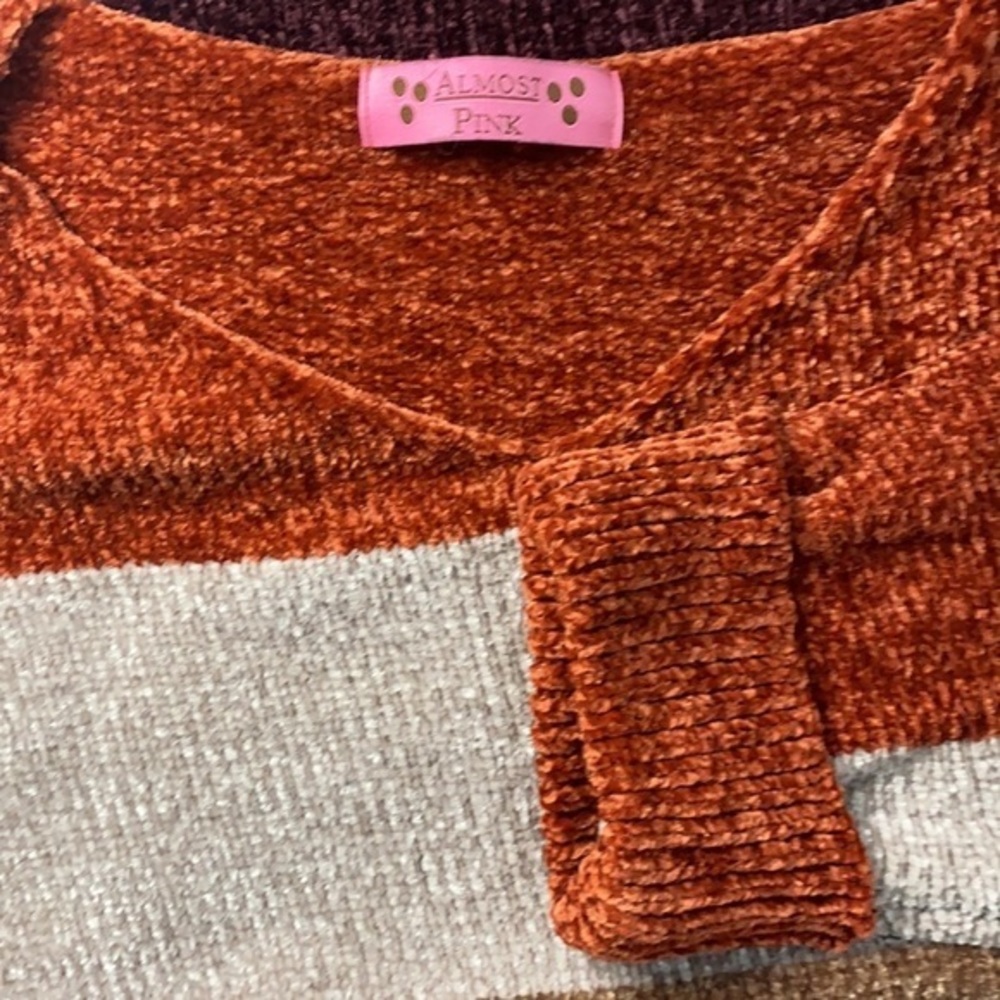 Almost Pink Striped V-Neck Sweater - Picture 5 of 9